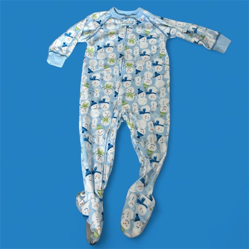 ⚪️CARTER’S: Boy 18 months, snowmen theme long sleeve footsie pajamas preowned⚪️